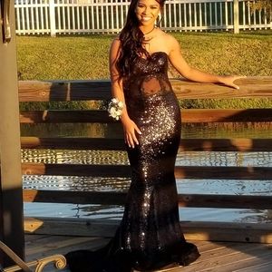 Formal Sequined Prom/Homecoming Dress